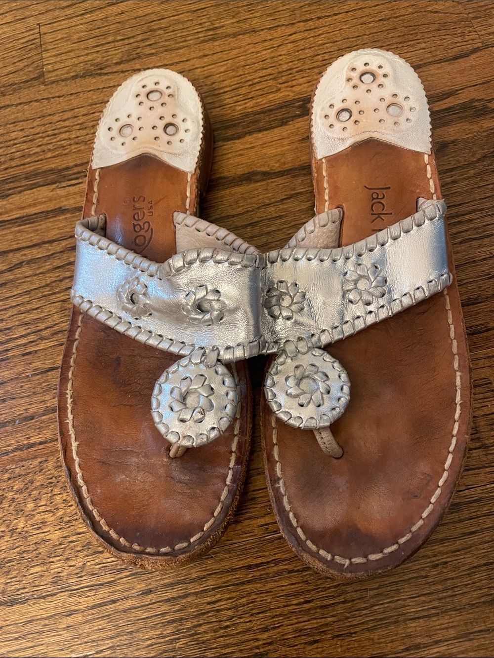 Jack Rogers Silver Metallic Leather Thong Sandals - Picture 1 of 4